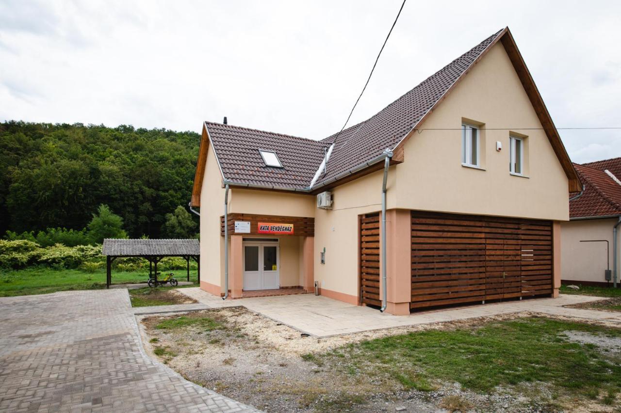 Apartament Videki Vendeghaz A Buekkben, Pezsgofuerdovel. Királd Zewnętrze zdjęcie