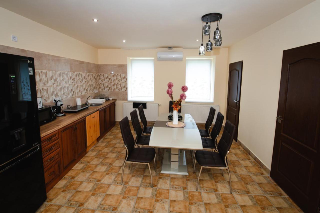 Apartament Videki Vendeghaz A Buekkben, Pezsgofuerdovel. Királd Zewnętrze zdjęcie