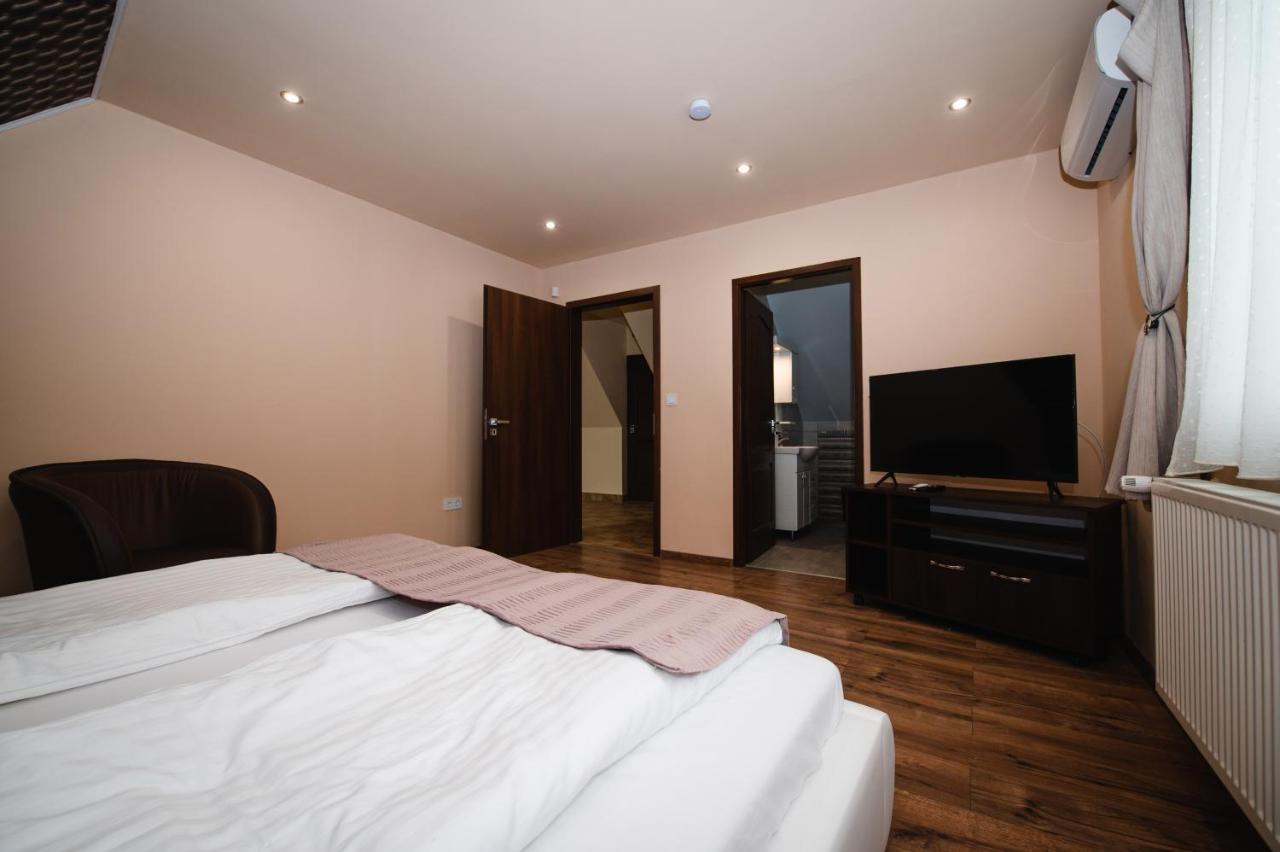 Apartament Videki Vendeghaz A Buekkben, Pezsgofuerdovel. Királd Zewnętrze zdjęcie