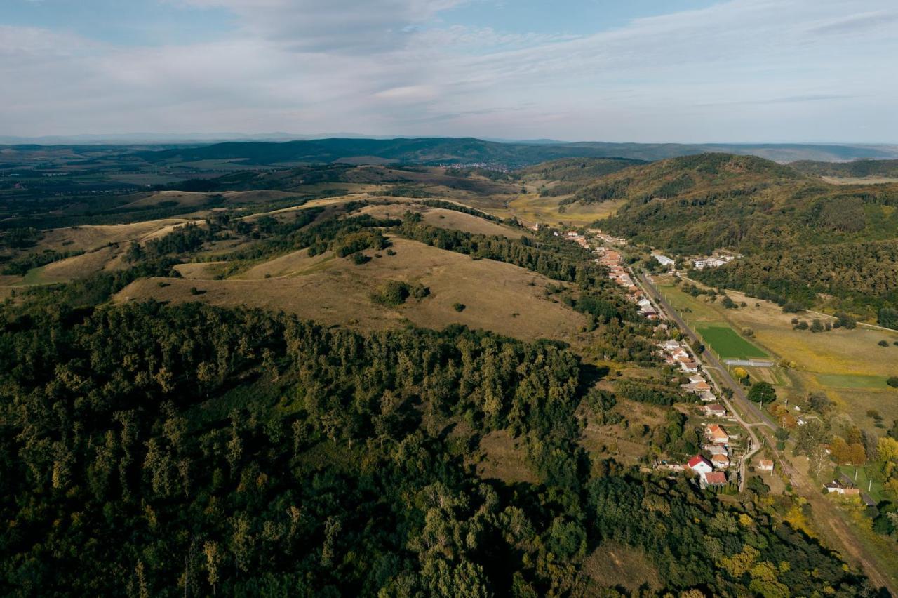 Apartament Videki Vendeghaz A Buekkben, Pezsgofuerdovel. Királd Zewnętrze zdjęcie