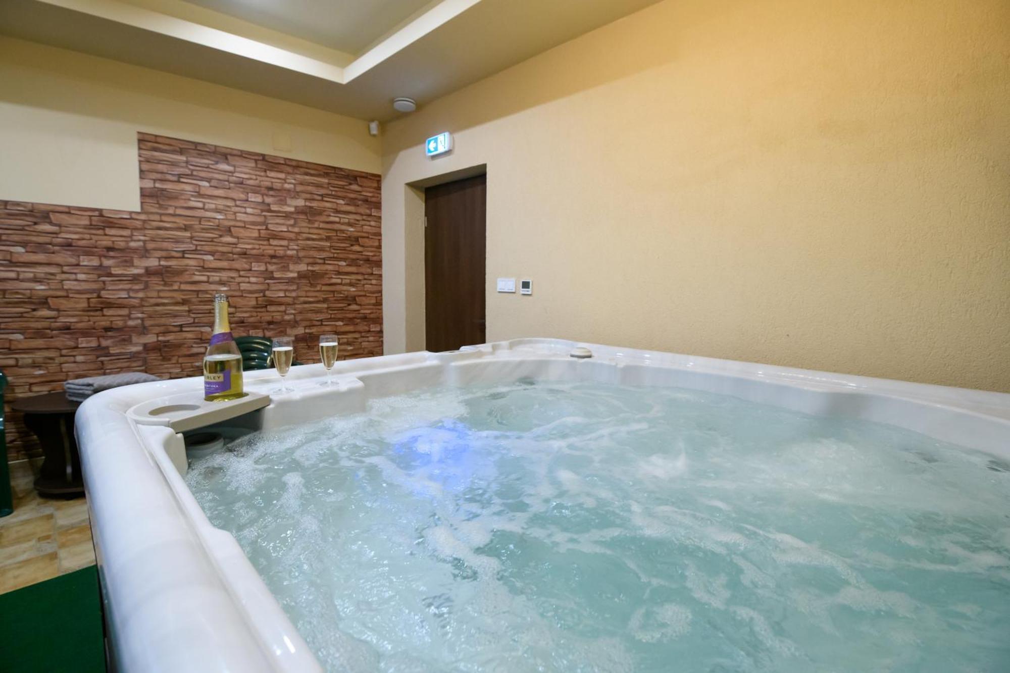 Apartament Videki Vendeghaz A Buekkben, Pezsgofuerdovel. Királd Zewnętrze zdjęcie