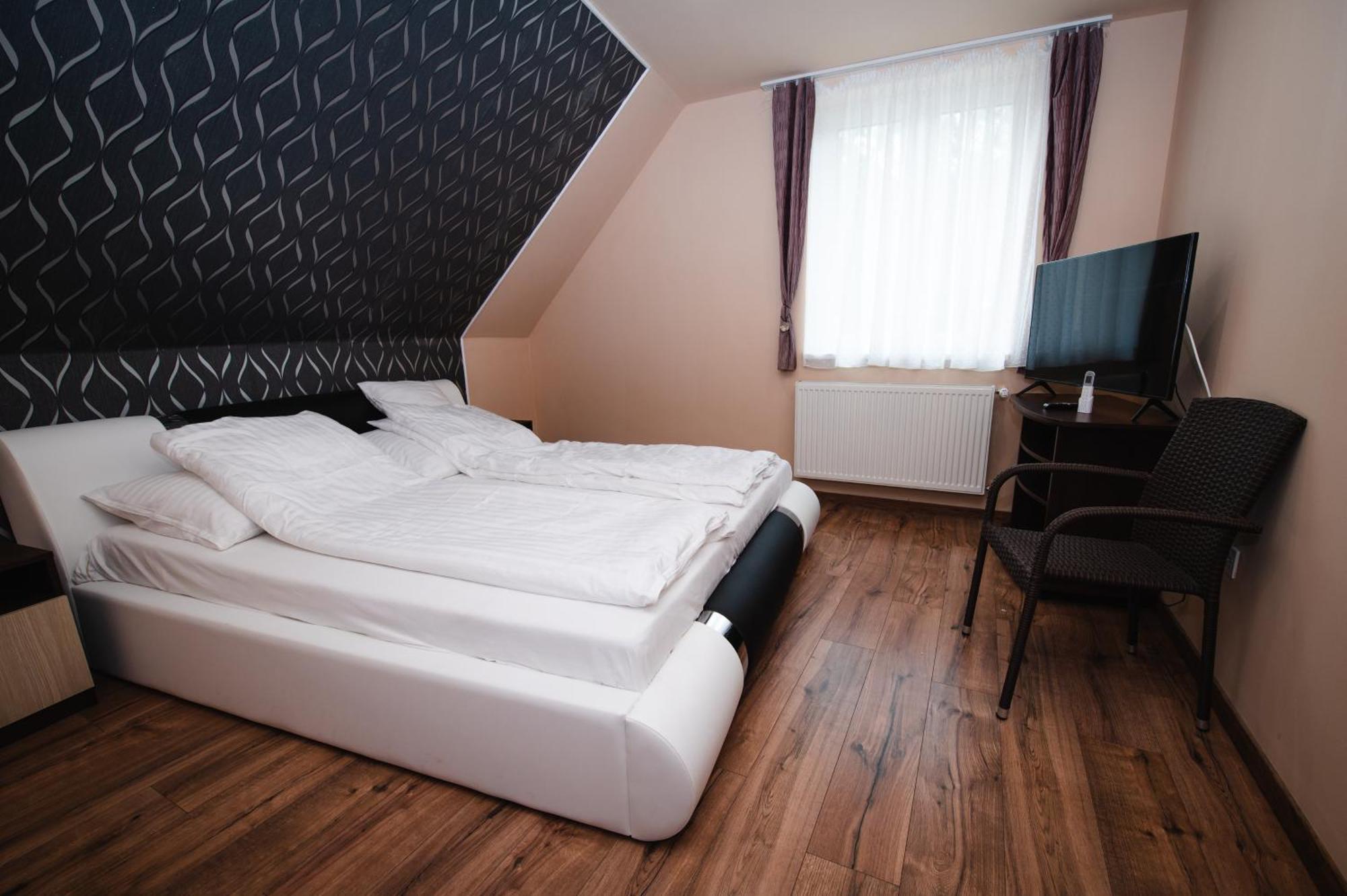 Apartament Videki Vendeghaz A Buekkben, Pezsgofuerdovel. Királd Zewnętrze zdjęcie